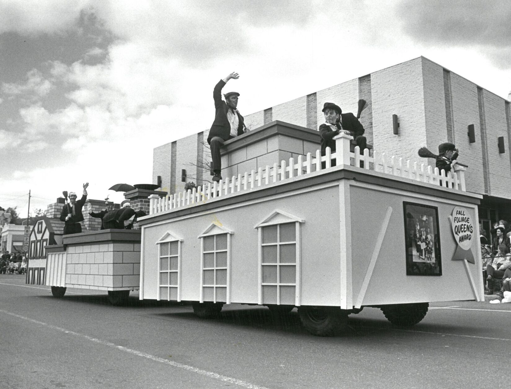The Mary Poppins Float took the Queen's Award during the October 1977 Fall Foliage Parade.